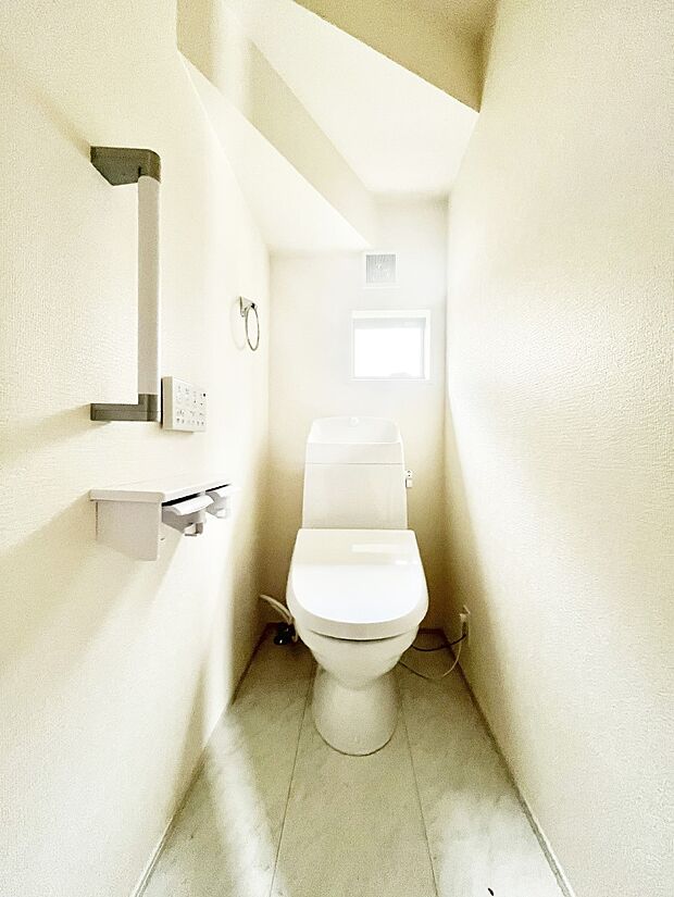 トイレは温水洗浄機能付き