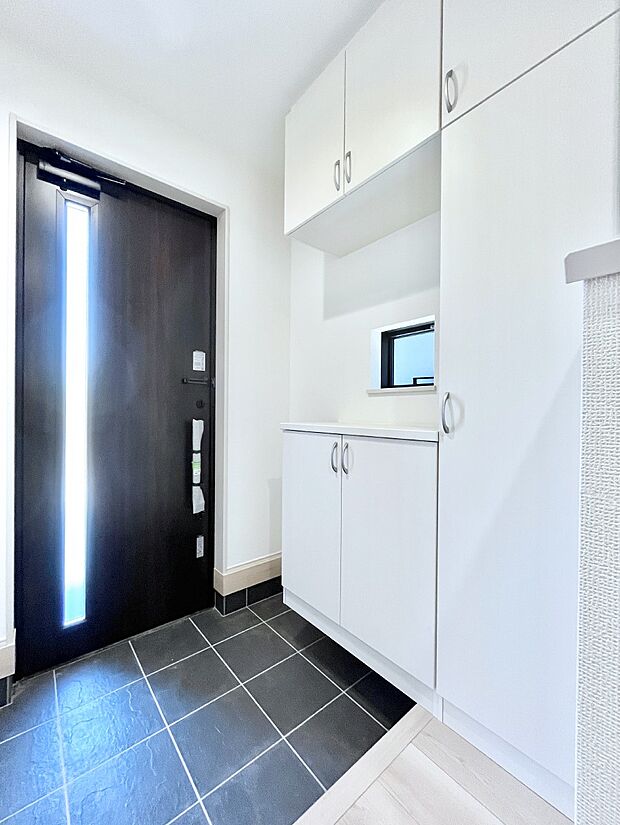 ウォークインクローゼット付きで生活空間を広く利用できます。