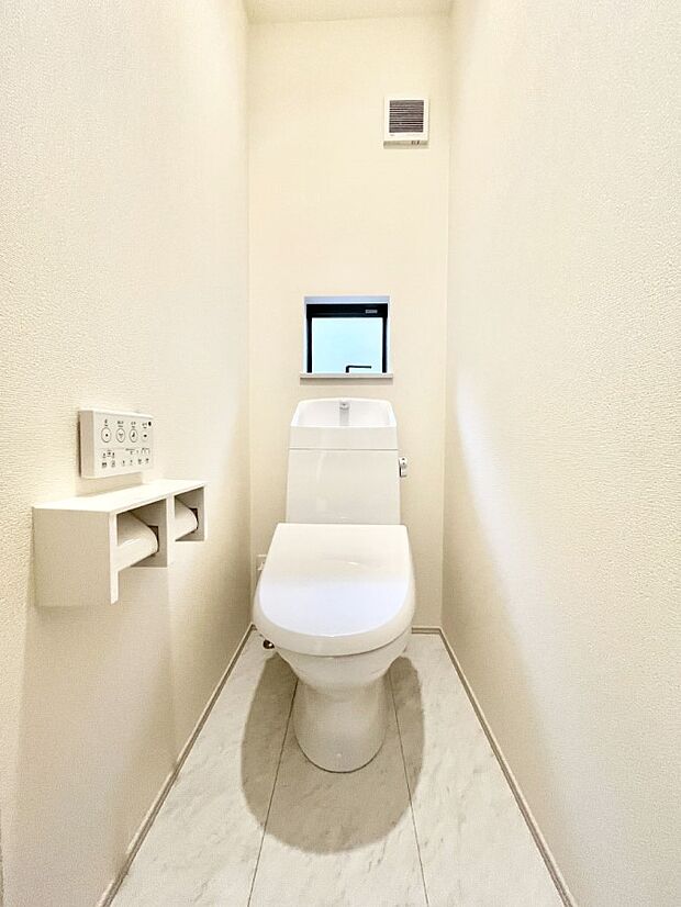 トイレは1階と2階それぞれに配置されていてとても便利です。 