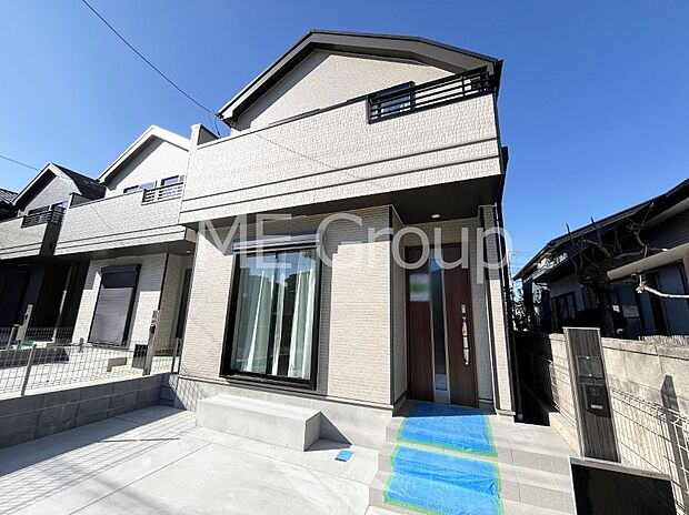 たっぷりの陽光と開放感に包まれる明るい住まい  