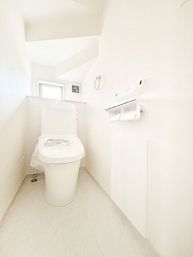 毎日を快適に!清潔感あるシャワートイレ。