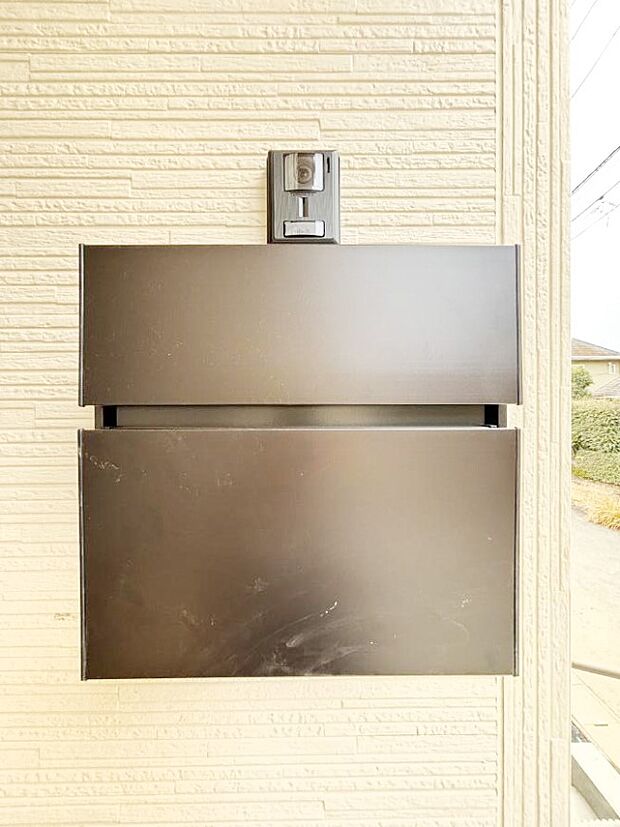 シンプルデザインのポスト。