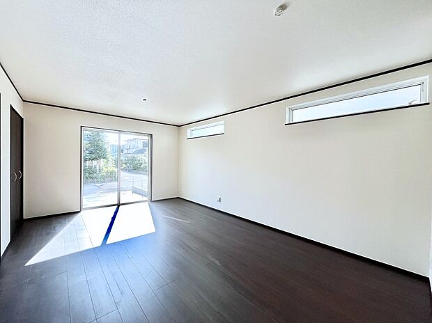 家族の笑顔が自然と生まれてくる、そんな雰囲気のダイニングに仕上がっています。