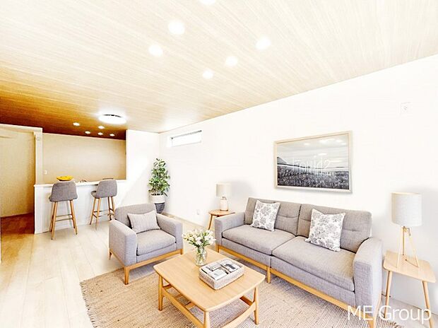 ご家族の賑やかな話し声で包まれる明るいリビング  ※家具はCGです  