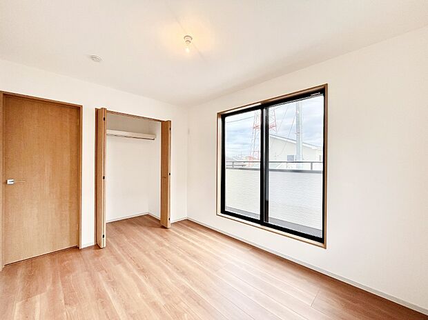 ナチュラルなフローリングはどんなインテリアにもマッチ。