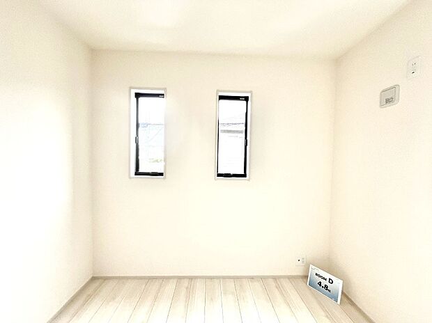 窓からのやさしい光が心地よいプライベートルーム