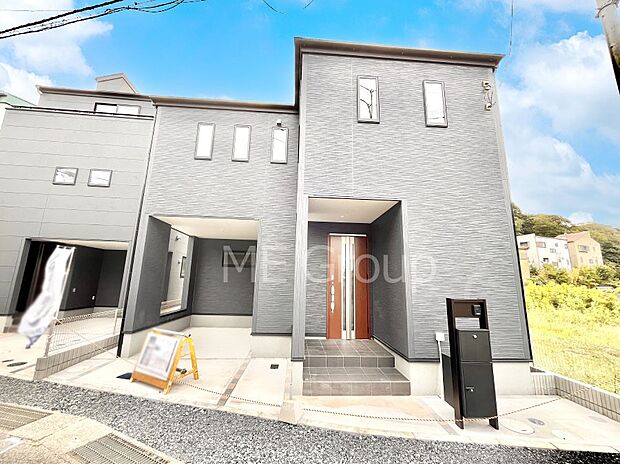 洗練された外観、上質な住空間が広がる室内は永く安心して過ごせる住居です。