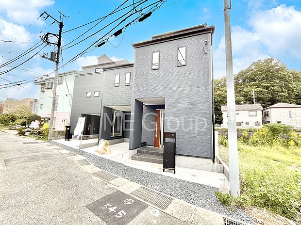 溢れる陽光でご家族の笑顔も輝く