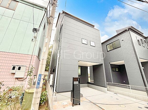 洗練された外観、上質な住空間が広がる室内は永く安心して過ごせる住居です。