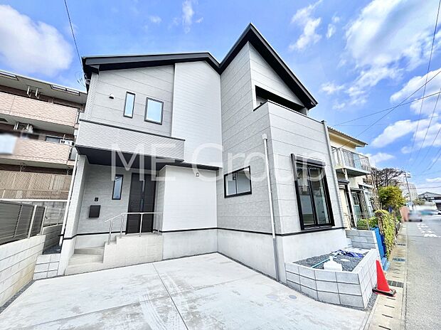 洗練された外観、上質な住空間が広がる室内は永く安心して過ごせる住居です。 