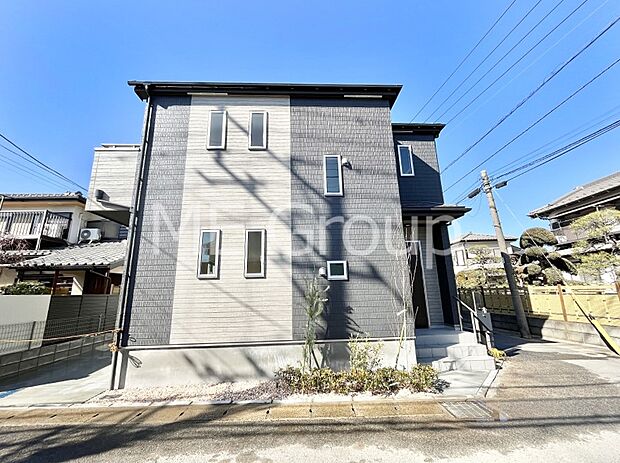 洗練された外観、上質な住空間が広がる室内は永く安心して過ごせる住居です。