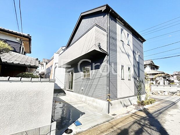 溢れる陽光でご家族の笑顔も輝く