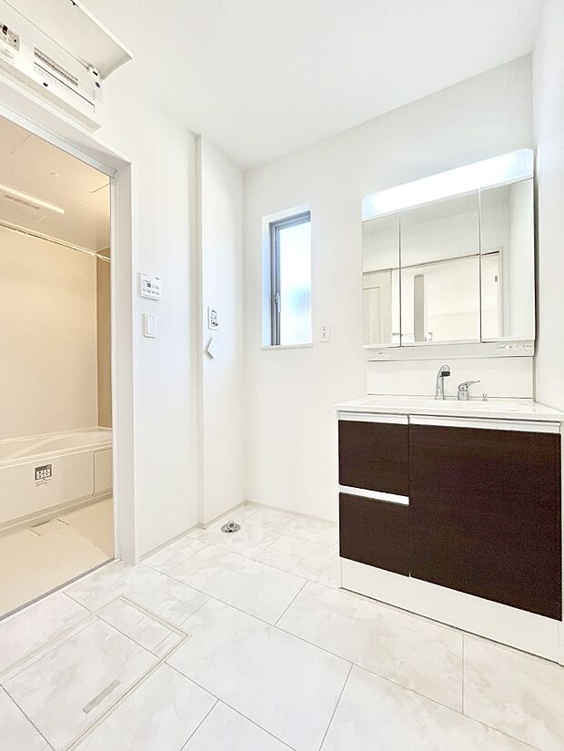 広々とゆとりのあるランドリースペース  