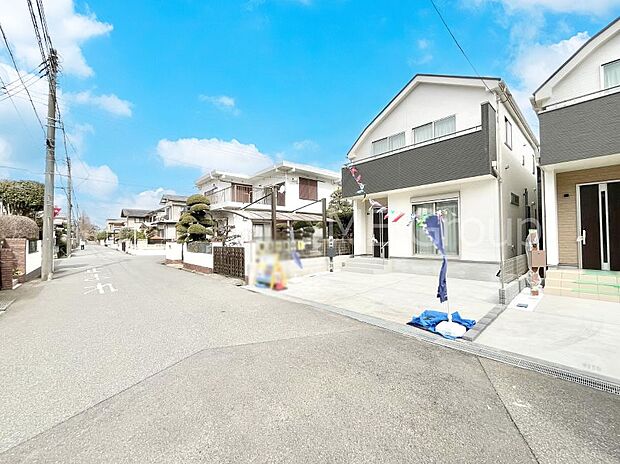 前面道路はきちんと整備されています