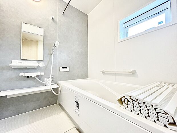 落ち着いた雰囲気でゆっくりお寛ぎいただけるバスルーム