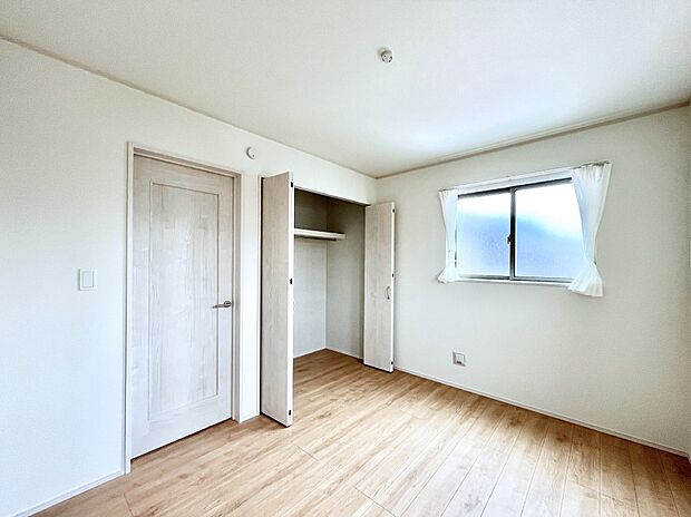 子供部屋にもおすすめな収納スペースたっぷりの居室