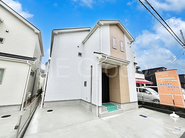 シンプルで落ち着きのある建物は住むかたの個性でオリジナルなものになっていきます。