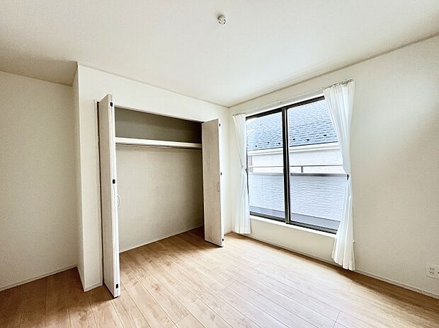 収納が充実しているので、居住スペースを広く使えます。 