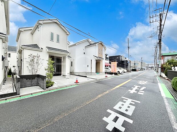 前面道路はきちんと整備されています