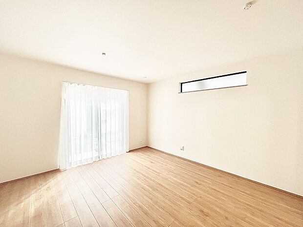 家族団らんの時間も増えそうなくつろぎのリビングダイニング。