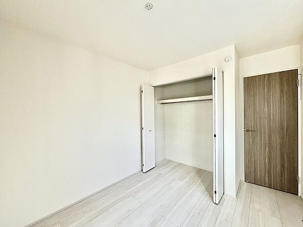 子供部屋にもおすすめな収納スペースたっぷりの居室