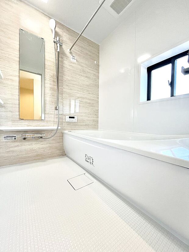 落ち着いた雰囲気でゆっくりお寛ぎいただけるバスルーム