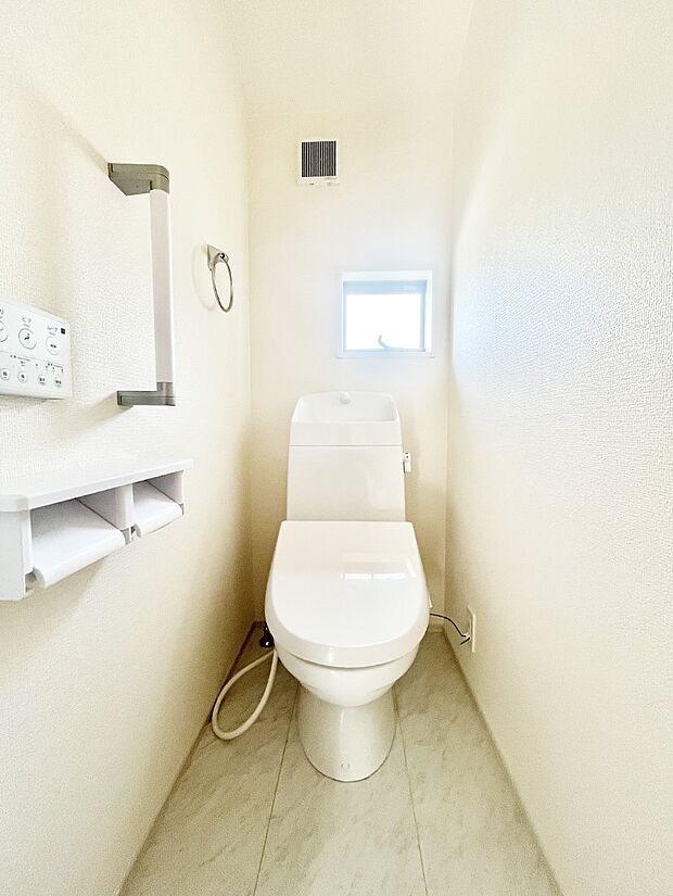 トイレは温水洗浄機能付き