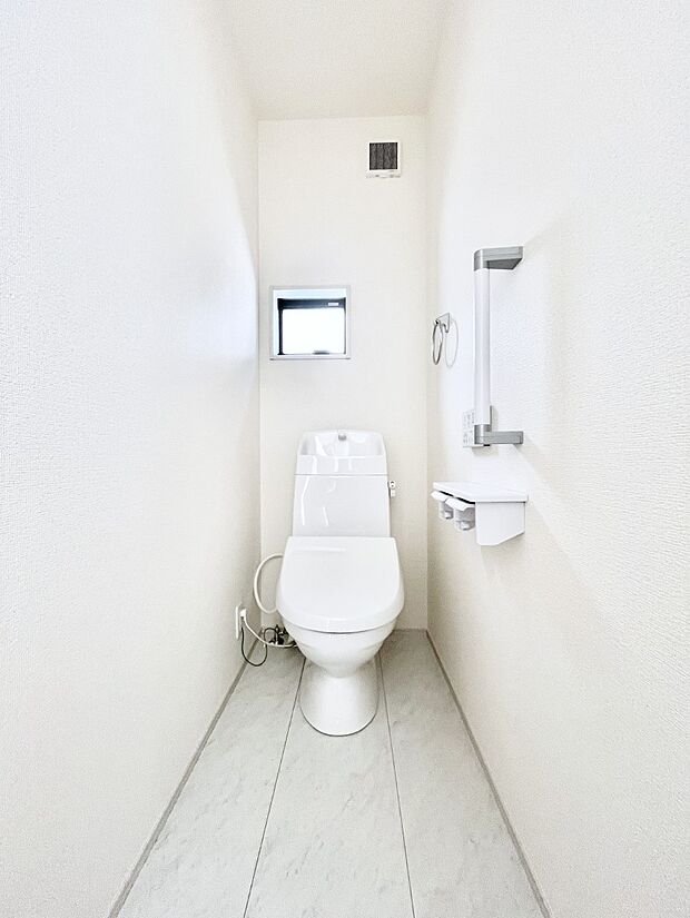 トイレは温水洗浄機能付き