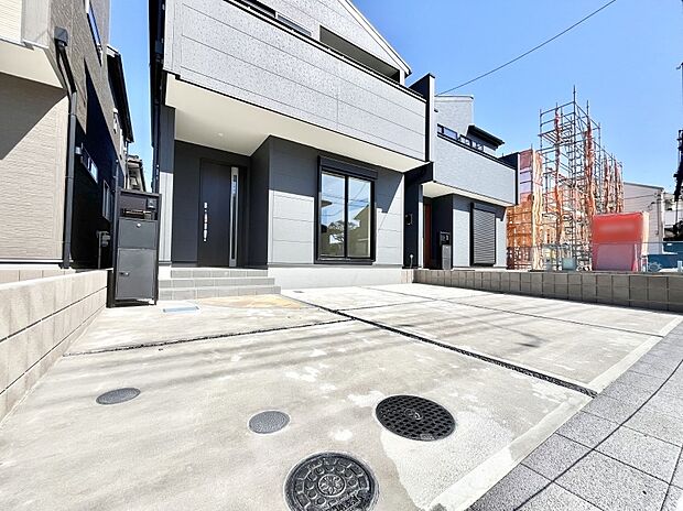 駐車2台可能!急なお客様の駐車に。また、ご家族の自転車スペースとしても大活躍。