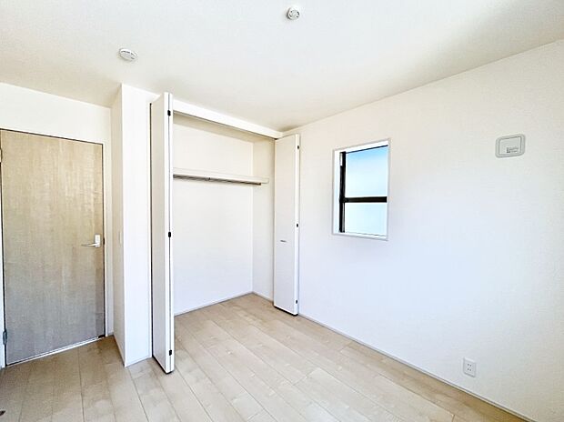 子供部屋にもおすすめな収納スペースたっぷりの居室