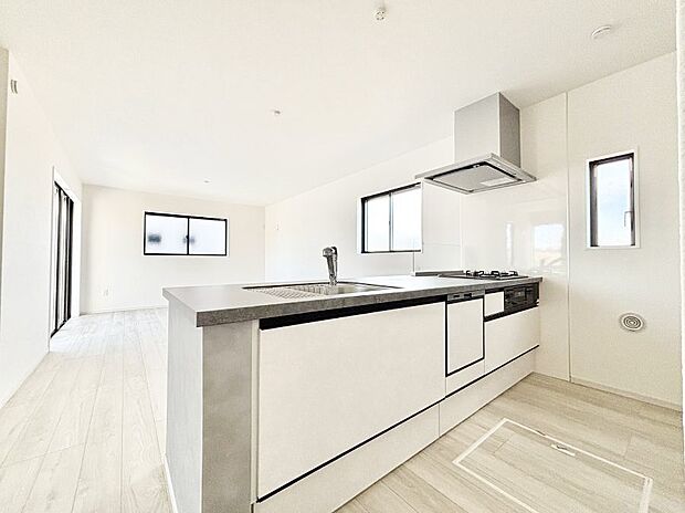 料理をしながらご家族との会話を楽しめる対面カウンターキッチン