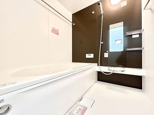 落ち着いた雰囲気でゆっくりお寛ぎいただけるバスルーム