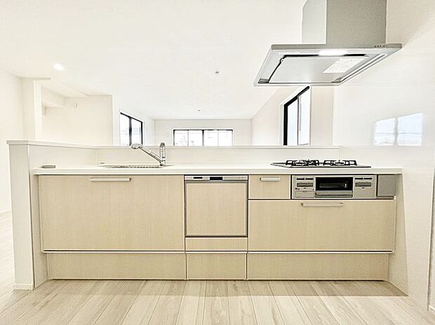 広々とした使い勝手の良いキッチンで日々のお料理も楽しくなりそう