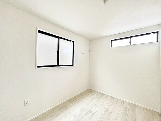 2面採光なので、明るく風通しも良く心地良い生活が送れます。