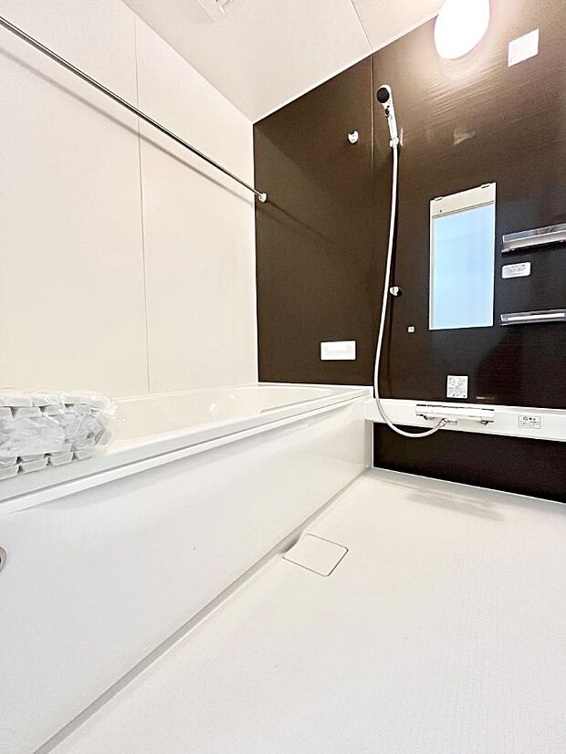 落ち着いた雰囲気でゆっくりお寛ぎいただけるバスルーム