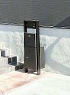 表札・インターホン・ポスト・宅配ＢＯＸをひとつに集約。エントランスになじむシンプルデザイン。