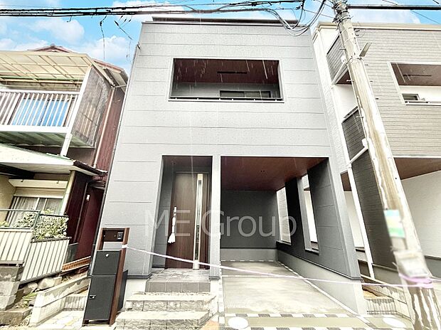 洗練された外観、上質な住空間が広がる室内は永く安心して過ごせる住居です。 