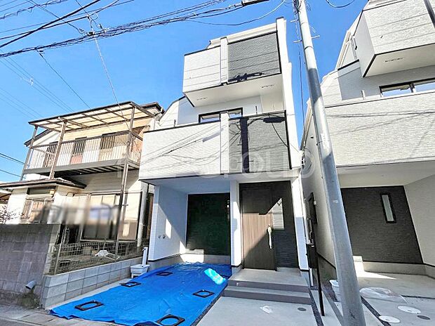 洗練された外観、上質な住空間が広がる室内は永く安心して過ごせる住居です。