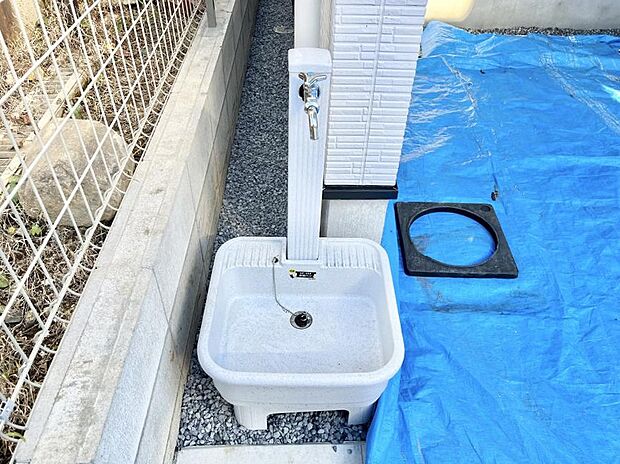 外水栓があると、庭のお手入れやちょっとした手洗い・洗車に便利です!