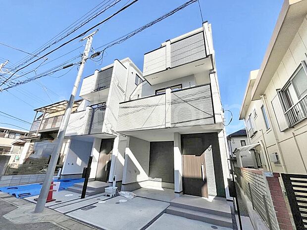 シンプルで落ち着きのある建物は住むかたの個性でオリジナルなものになっていきます。