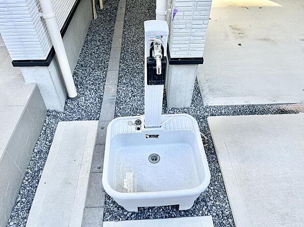 外水栓があると、庭のお手入れやちょっとした手洗い・洗車に便利です!