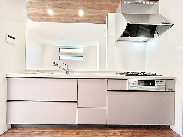 ゆとりあるキッチンではご家族と楽しくお料理ができます。