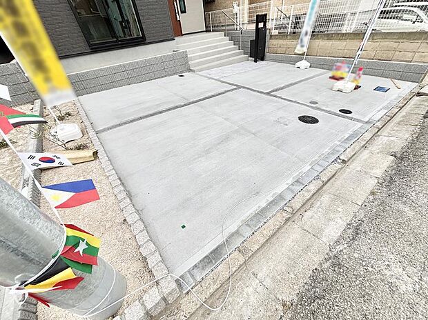 駐車2台可能!急なお客様の駐車に。また、ご家族の自転車スペースとしても大活躍。