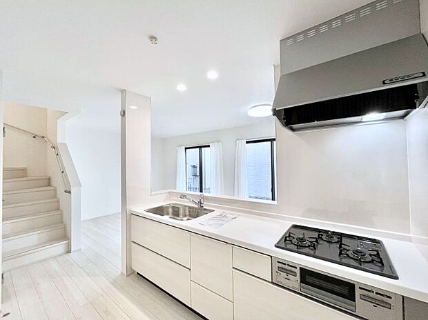 ゆとりあるキッチンではご家族と楽しくお料理ができます。