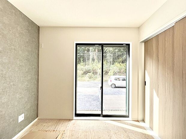 柔らかい畳の空間は、お子様の遊び場や来客時のおもてなしの場所として重宝します。 