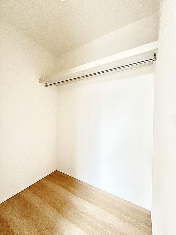 季節の衣類もスッキリ収納！大容量の収納力が魅力的なWIC付きです。