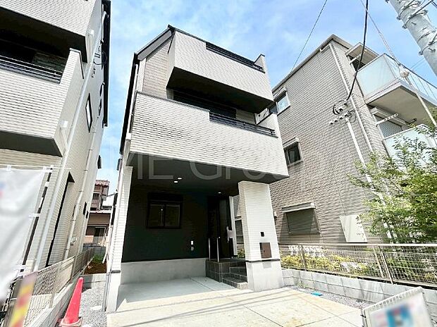 たっぷりの陽光と開放感に包まれる明るい住まい  