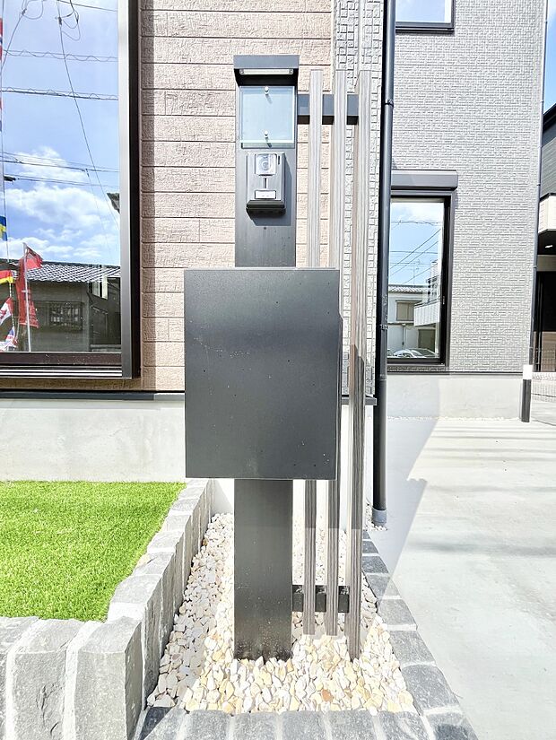 表札・インターホン・ポストをひとつに集約