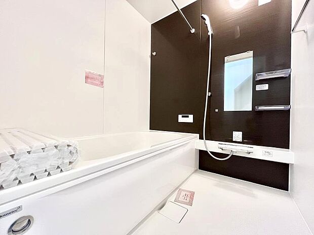 落ち着いた雰囲気でゆっくりお寛ぎいただけるバスルーム