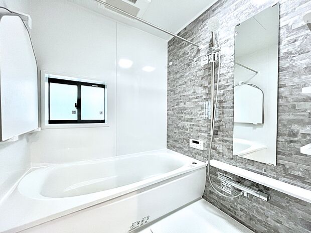 落ち着いた雰囲気でゆっくりお寛ぎいただけるバスルーム